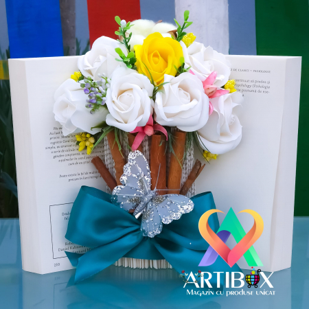 Martisor floral - Aranjament floral - Carte - Mesmerize - Model 4