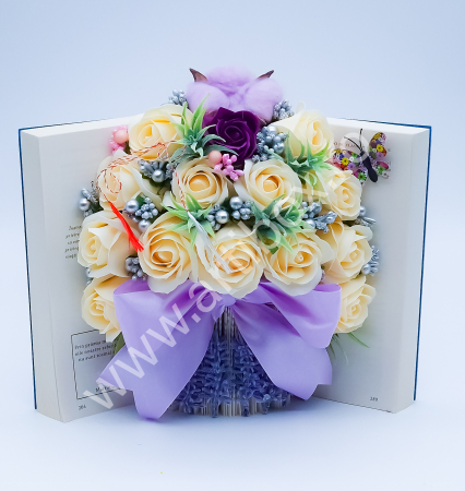Martisor floral - Aranjament floral - Carte - Mesmerize - Model 5