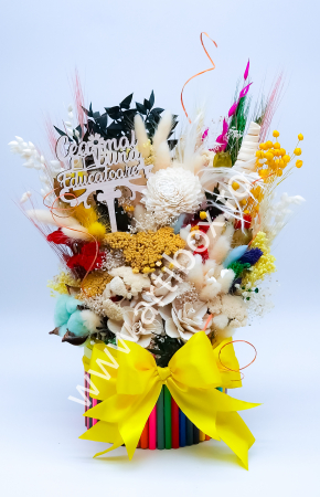 Aranjament floral cu creioane colorate, topper si flori naturale uscate [3]