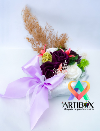 Martisor decoratiuni - Aranjament floral - Hands