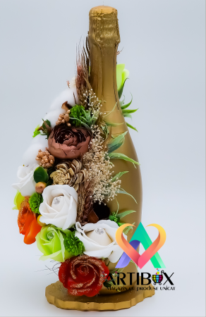 Aranjament pe sticla cu flori de bumbac, plante stabilizate, trandafiri sapun [1]