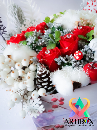 Aranjament tematica de sarbatoare cu ingeras si lumanare con in cutie Gnom [2]