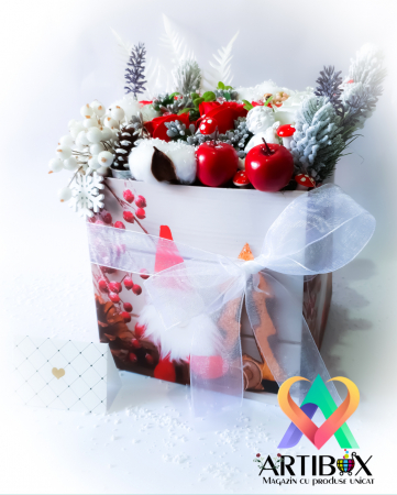 Craciun 2021 - Aranjament tematica de sarbatoare cu ingeras si lumanare con in cutie Gnom