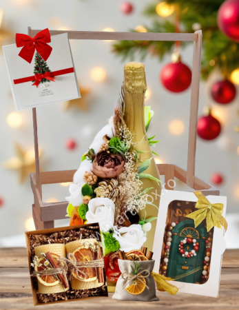 Craciun 2025 - Cadou elegant - Sticla decorata cu aranjament floral, Lumanari si Ciocolata artizanala