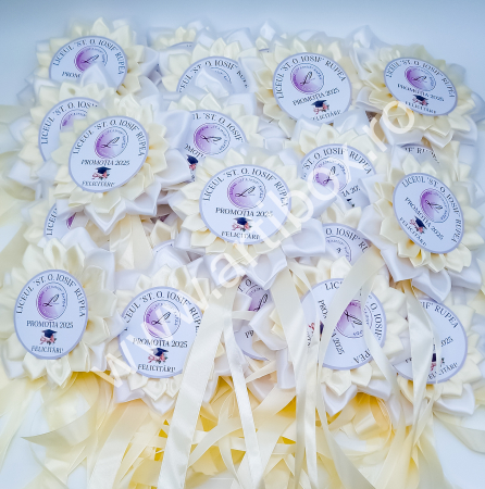 Toci, diplome si cocarde absolvire - Cocarde pentru absolvire - Model Floare Alb si Crem