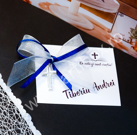 Cruciulite botez - Cruciulite botez argintii cu fundita alb-bleumarin