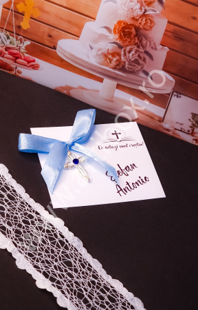 Cruciulite botez - Cruciulita metalica cu stras albastru si panglica din satin