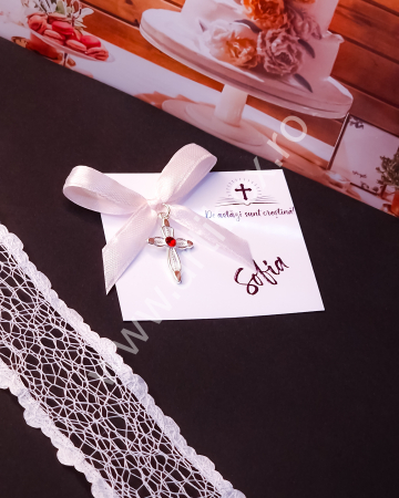 Cruciulite botez - Cruciulita metalica cu stras rosu si panglica din satin