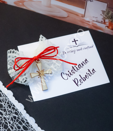 Cruciulite botez - Cruciulita marturie din lemn cu fundita din dantela crem si snur satinat