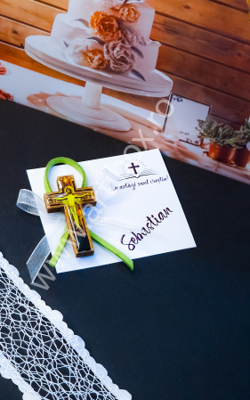 Cruciulita marturie din lemn cu snur din piele intoarsa [8]