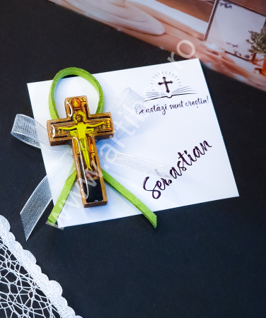 Cruciulita marturie din lemn cu snur din piele intoarsa [3]