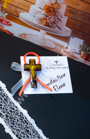 Cruciulita marturie din lemn cu snur din piele intoarsa [9]