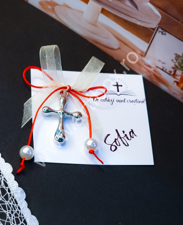 Cruciulite botez - Cruciulita marturie pentru botez cu snur rosu si margele