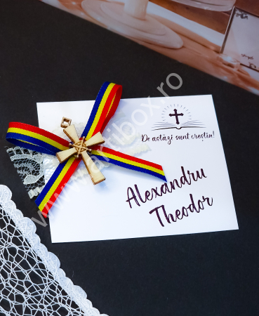 Marturii botez - Cruciulita marturie din lemn pentru botez cu dantela crem si snur tricolor 2