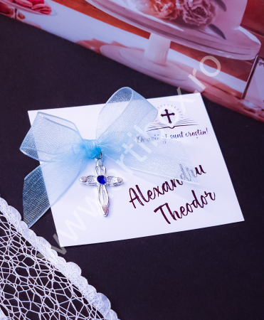 Cruciulita metalica cu stras albastru si panglica organza [1]