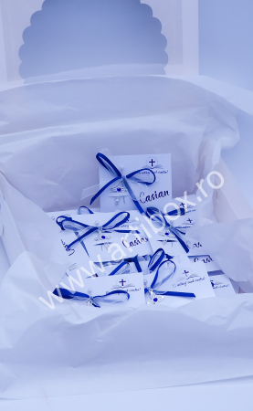 Cruciulita metalica cu stras albastru si panglica organza si satin [2]