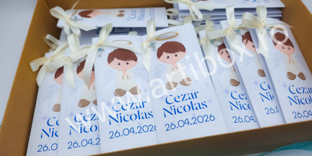Cruciulite bleu pentru botez cu felicitare si ciocolata [21]