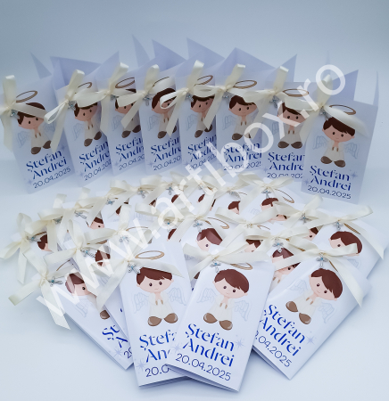 Cruciulite bleu pentru botez cu felicitare si ciocolata [5]