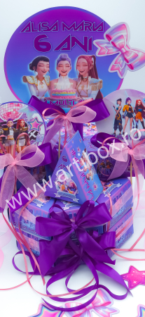 Cutii pentru dulciuri | Modele personalizate | Forma de felie de tort | Toppere si fundite incluse | Model 2 - KPop Demon Hunters [4]
