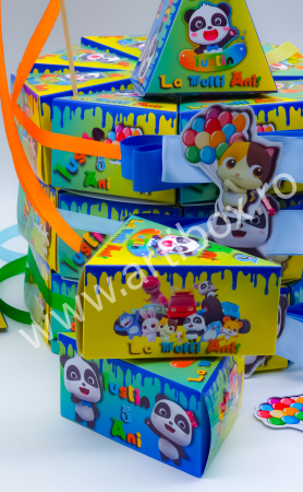 Cutii personalizate pentru dulciuri | Forma felie de tort, cu toppere si fundite incluse | Pentru aniversari - Model BabyBus [3]