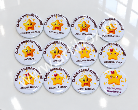 PRODUSE EDUCATIONALE - Insigna personalizată cu nume | Pentru gradinita/scoala| Model Steluta | 75 mm