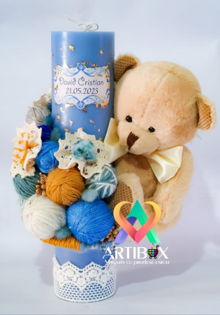 Lumanare albastra pentru botez cu ursulet de plus, gheme, plante uscate, dantela [4]