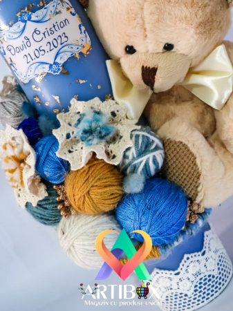 Lumanare albastra pentru botez cu ursulet de plus, gheme, plante uscate, dantela [1]