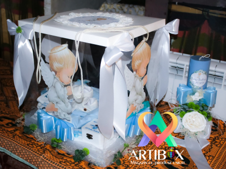 Lumanare albastra pentru botez cu fundite si ingeras, plante diverse, pene si dantela [3]