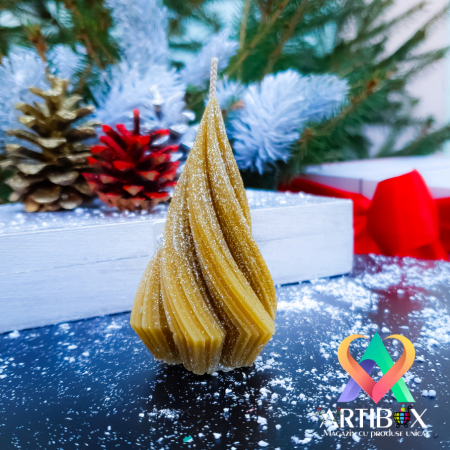 Lumanare decorativa Craciun, parfumata - Model Bradut Stilizat [1]