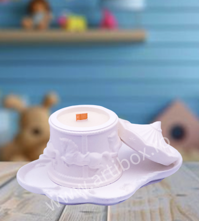 Lumanari ceara de soia - Lumanare Handmade in Suport decorativ din ceramica - Model carusel