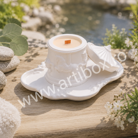 Lumanari ceara de soia - Lumanare Handmade in Suport decorativ din ceramica - Model carusel