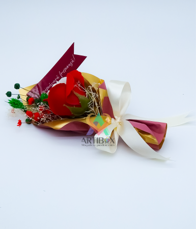 Martisor floral cu trandafir din sapun si plante stabilizate [7]