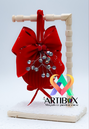 Craciun 2024 - Ornamente de Craciun Handmade - Glob decorativ si suport din lemn - Red