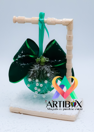 Craciun 2024 - Ornamente de Craciun Handmade - Glob decorativ si suport din lemn - Green