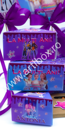 Pachet cutiute tort umplute cu accesorii | Modele personalizate | Toppere si fundite incluse | Model - K-Pop Demon Hunters [2]