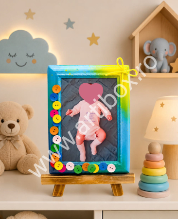Rame foto - Rama foto din ipsos decorata cu nasturei colorati si snur din piele