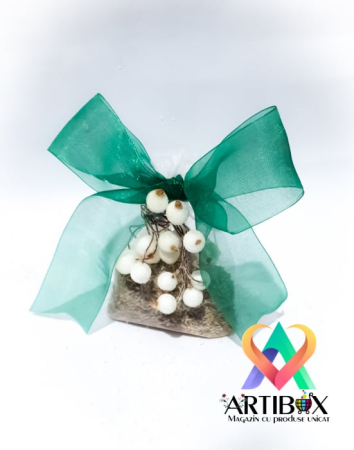 CADOURI SI DECORATIUNI - Saculeti cu lavanda parfumanta - Model cu bilute ninse