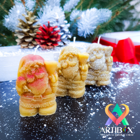 Lumanari ceara naturala - Set 3 lumanari decorative Craciun, parfumate - Model Mos Craciun