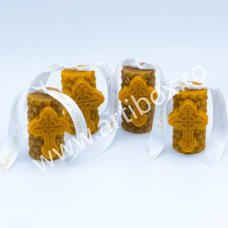 Lumanari ceara naturala - Stalpisor model fagure cu cruce stilizata - din ceara naturala de albine