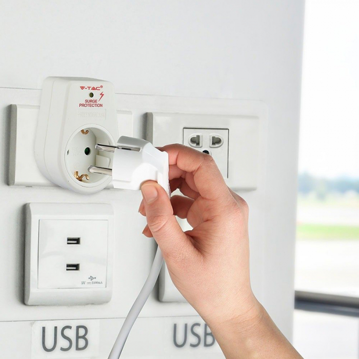 ADAPTOR PRIZA CU PROTECTIE LA SUPRATENSIUNE 16A 3680W MAX [10]