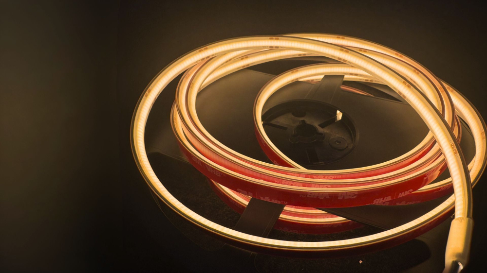 Banda LED COB pentru saună 24V, 480 LED/m, 9.6W, IP68, 2700K, lumină caldă, rolă 5 metri [3]