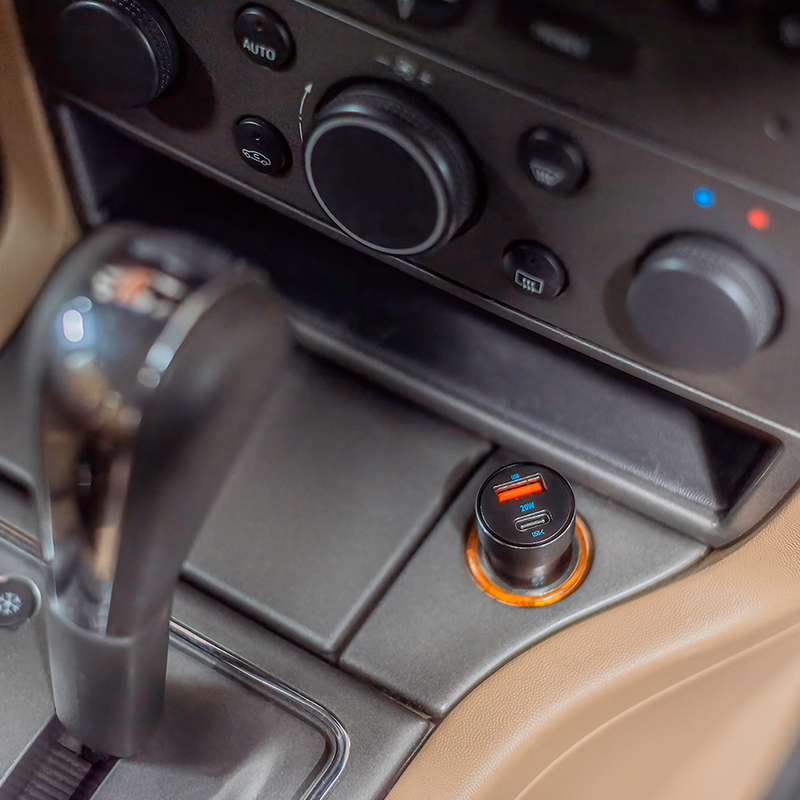 INCARCATOR AUTO PD 1 X USB-C 20W SI 1 X USB + CABLU USB-C 60W [8]