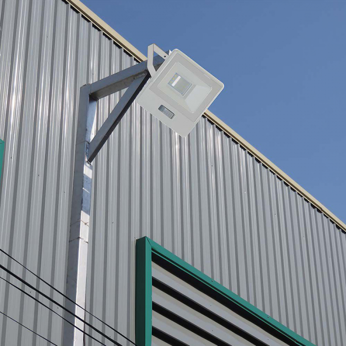 REFLECTOR LED SMD 50W 4000K IP65 CU SENZOR MISCARE - ALB [5]