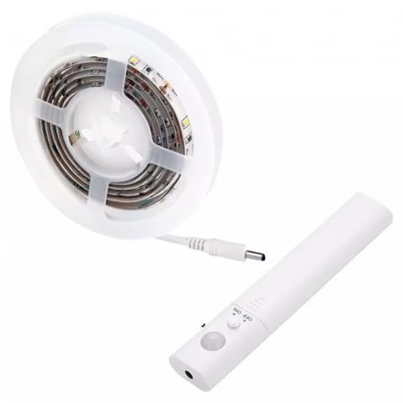 BANDA LED 2835 2.4W 1M 2700K SENZOR MISCARE ALIMENTARE BATERII 4XAAA [2]