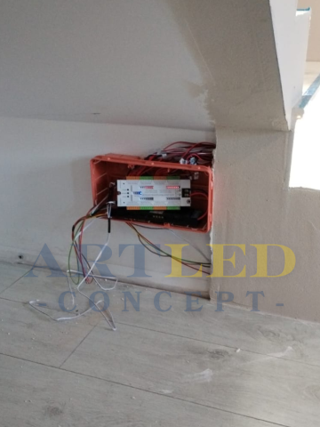 Controler LED scară/scari 12V sau 24V, până la 32 trepte Cu senzori mișcare, efect aprindere treptată [3]