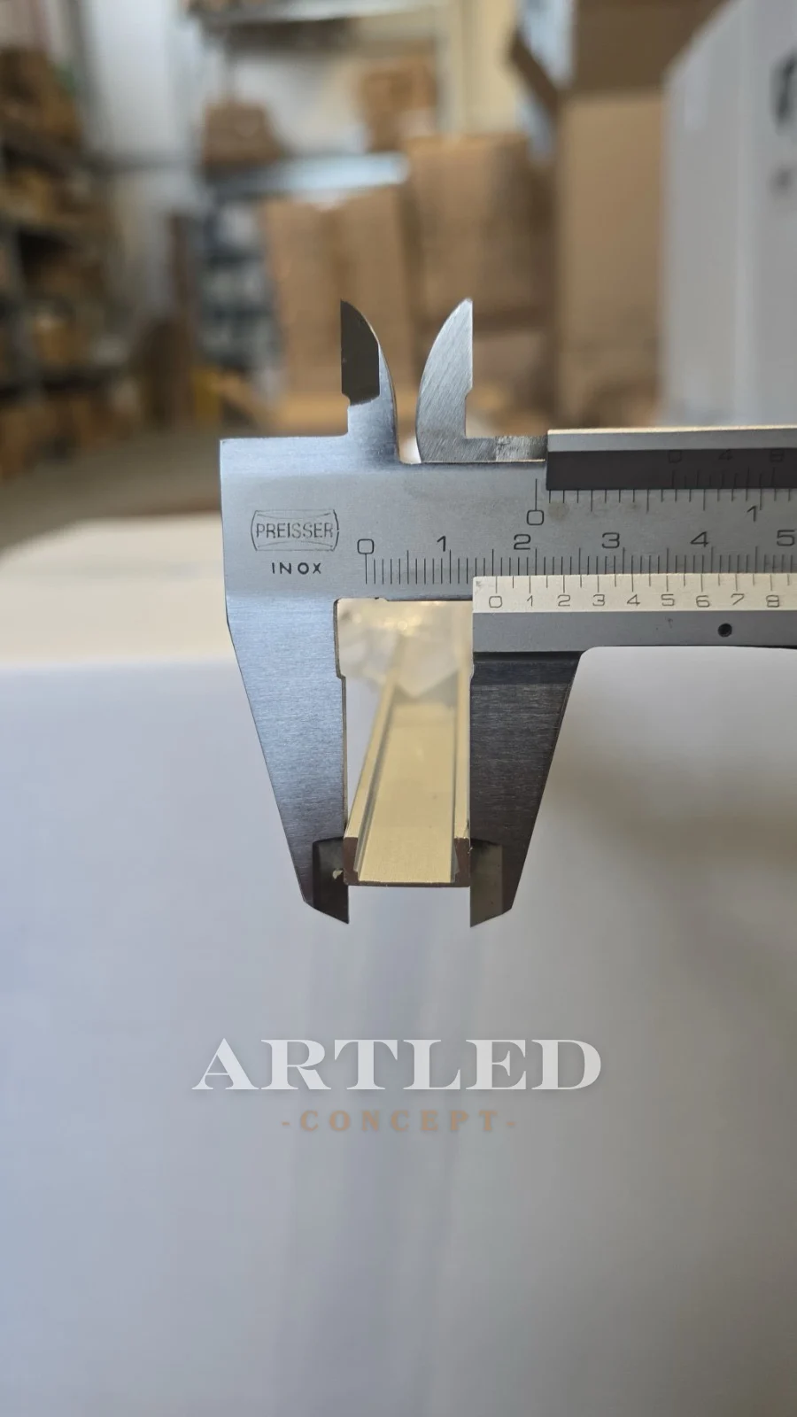 Profil Aluminiu Aplicat pentru Bandă LED, 2m, 15.55mm x 5.9mm, capac mat, corp argintiu [2]