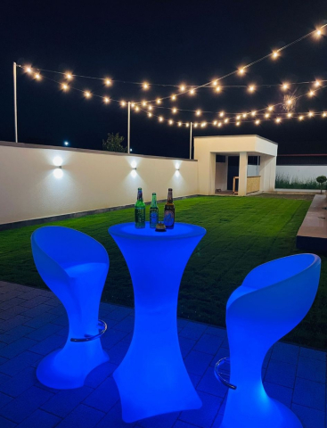 Scaun inalt tip bar, iluminat led RGB, 65x110cm, V-TAC 40271 [1]