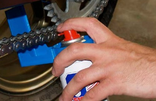 Capac pentru protectia motocicletei in timpul lubrifierii lantului S100 [2]