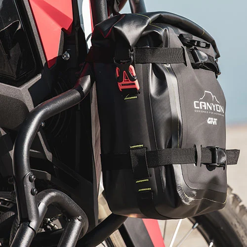 Geanta GIVI Canyon impermeabila 8L [7]