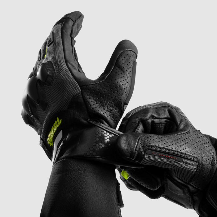 Manusi Rebelhorn Defender [12]